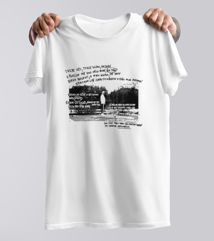 Viktor Sheen Černobílej Svět Text Illustration With Trees And Figure T-Shirt