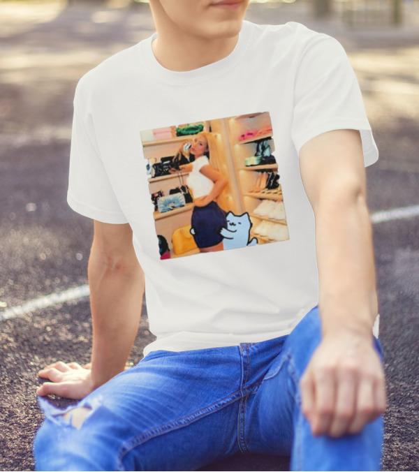 Iggy Azalea Culture Closet Fashion With Cute Cat T-Shirt