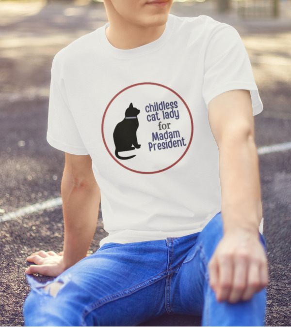 Childless Cat Lady For Madam President Voting Kamala Harris Black Cat T-Shirt