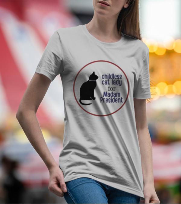 Childless Cat Lady For Madam President Voting Kamala Harris Black Cat T-Shirt