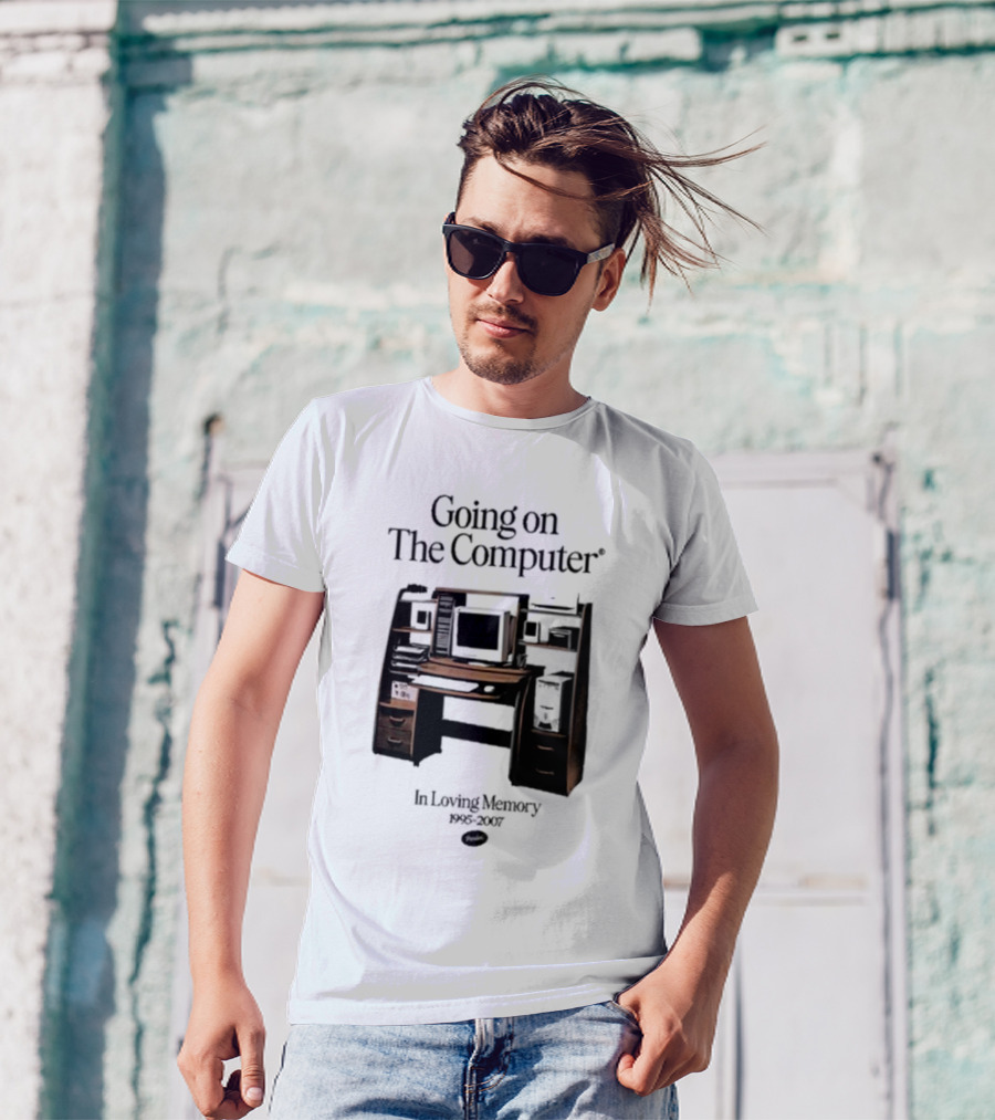 Going On The Computer In Loving Memory 1995-2007 Computer Desk Setup T-Shirt