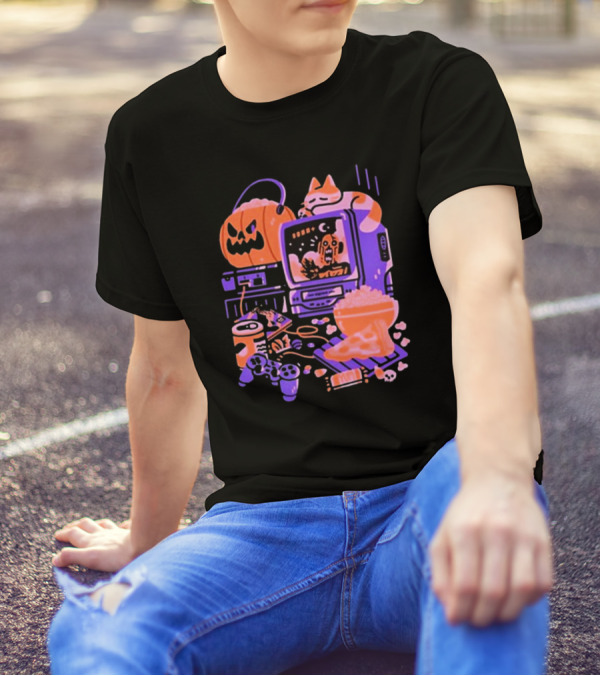Friday Night Frights 1000 Dead Draculas Halloween Gaming Popcorn Pumpkin Cat Vintage TV Gamer Setup T-Shirt