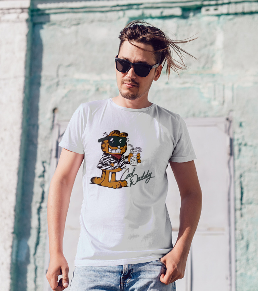 Garfield Cool Daddy Sunglasses Drink T-Shirt