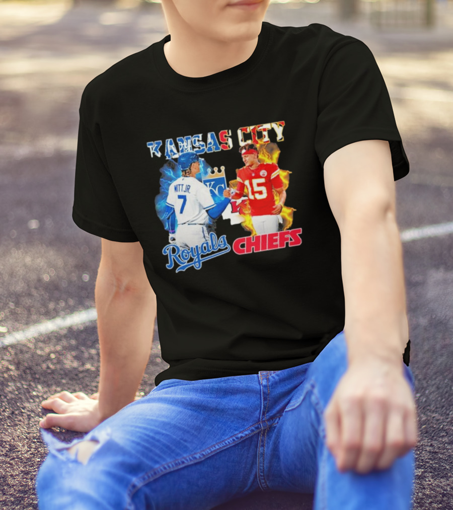 Kansas City Royals Bobby Witt Jr Shake Hands Chiefs Patrick Mahomes T-Shirt