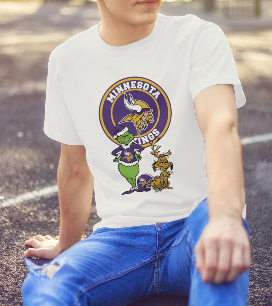 Minnesota Vikings Grinch And Max Merry Christmas T-Shirt