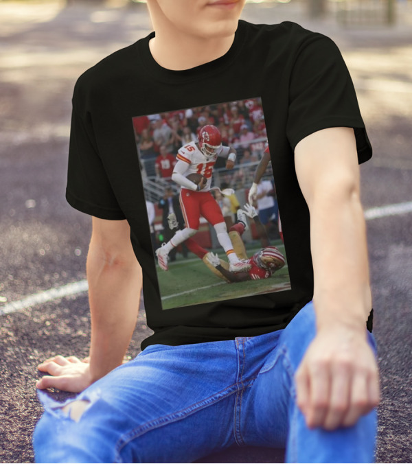 Patrick Mahomes Kansas City Chiefs Vs. San Francisco 49ers Football Action T-Shirt