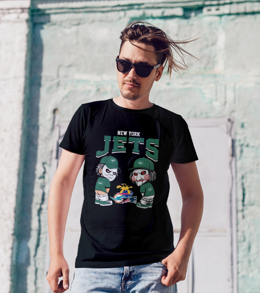 New York Jets NFL Halloween Peeing On Dolphins And Patriots T-Shirt