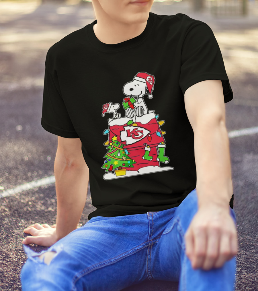 NFL Kansas City Chiefs Snoopy Woodstock Christmas Tree T-Shirt