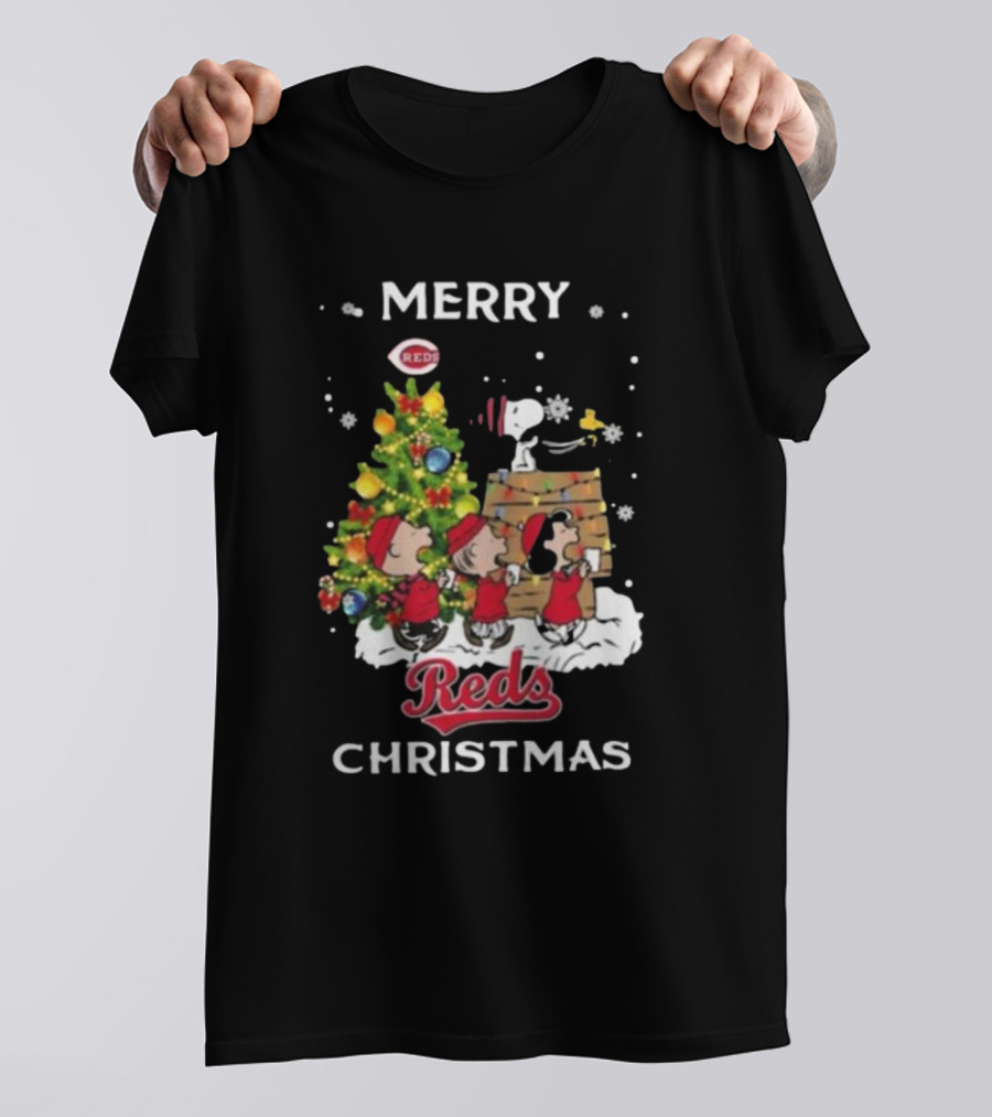 Merry Reds Christmas Cincinnati Snoopy And Friends T-Shirt