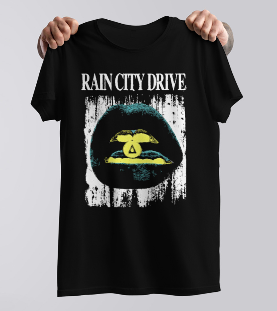 Rain City Drive Vintage Lips Grunge T-Shirt