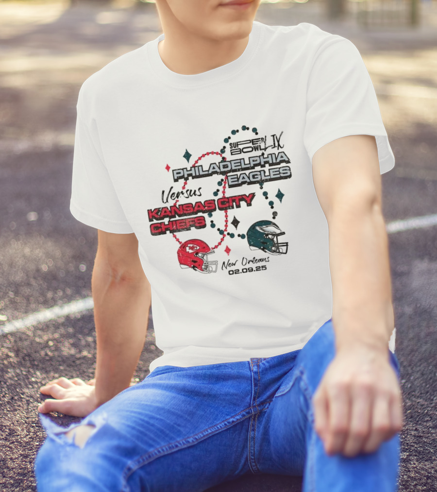 Philadelphia Eagles Vs Kansas City Chiefs Super Bowl LIX Matchup Helmets T-Shirt
