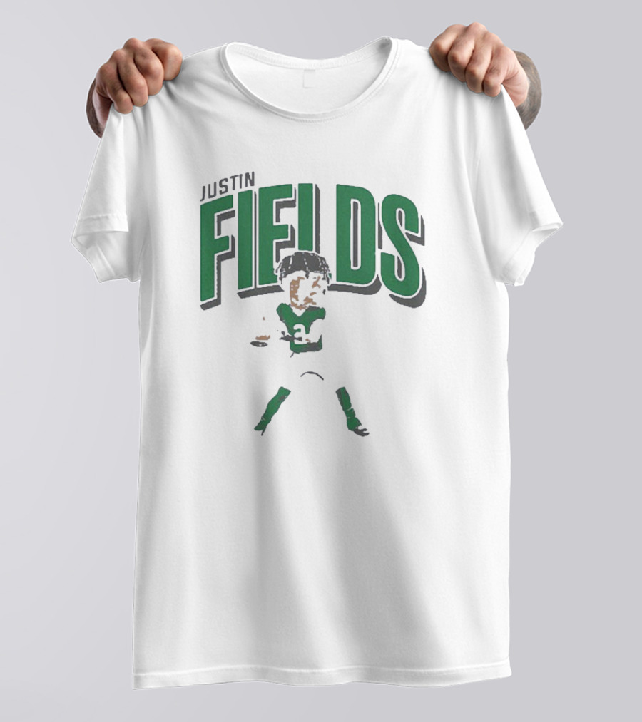 Justin Fields Caricature Greens And Grays Dynamic Pose T-Shirt