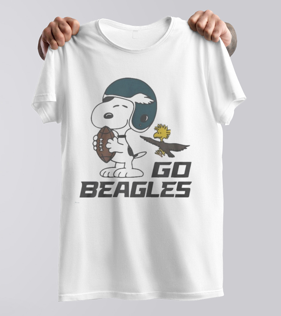 Peanuts Go Beagles Football Snoopy Woodstock Helmet Icon T-Shirt