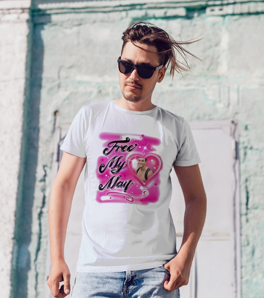 Free My Man Luigi Mangione Heart Pink Background T-Shirt
