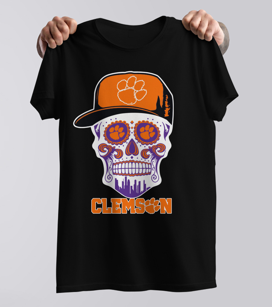 Clemson Tigers Skull With Paw Pattern And Cap T-Shirt
