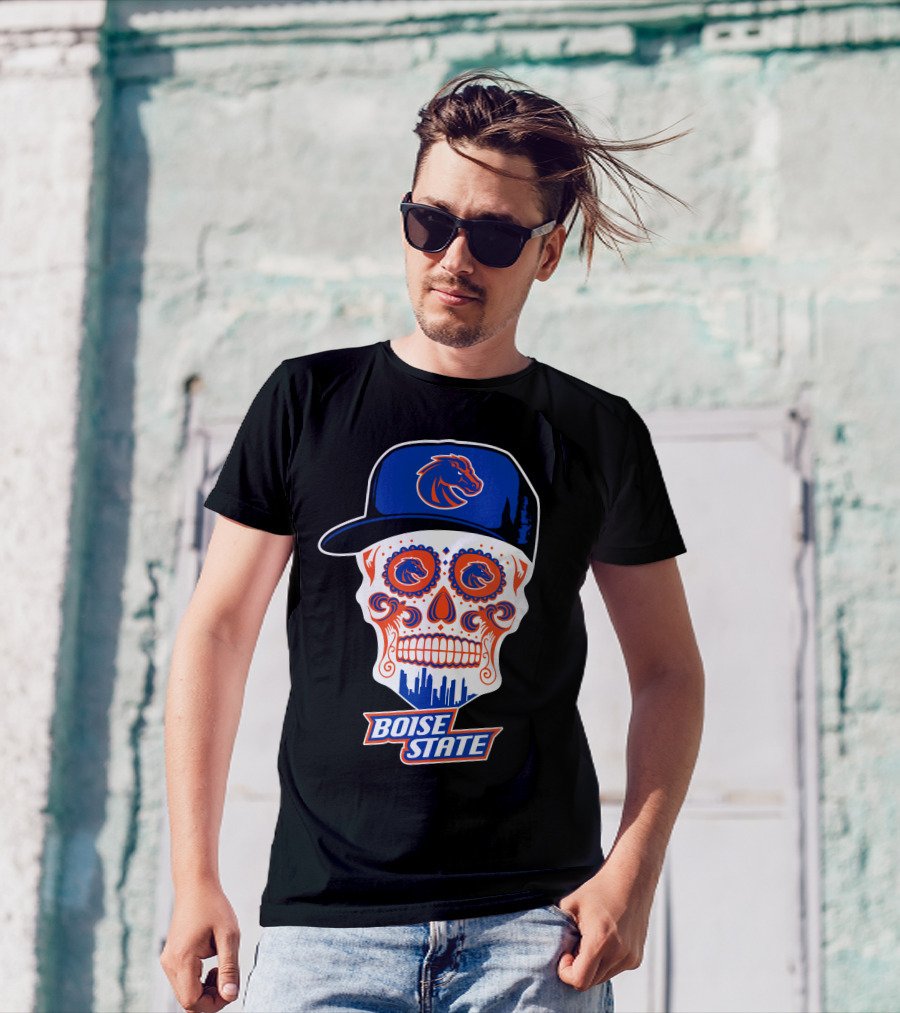 Boise State Broncos Skull With Hat And City Skyline T-Shirt