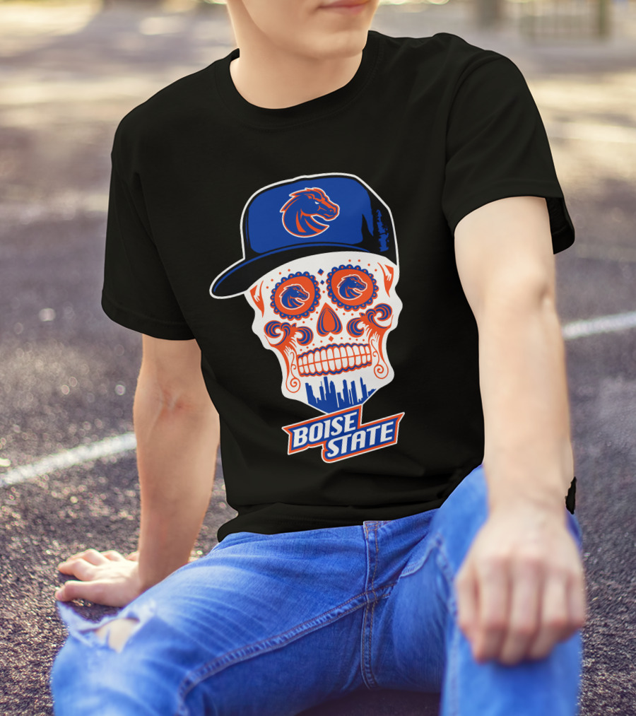 Boise State Broncos Skull With Hat And City Skyline T-Shirt