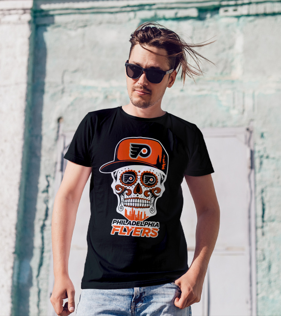 Philadelphia Flyers Skull Art With Cap And Skyline T-Shirt