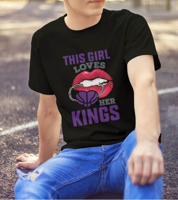 This Girl Loves Her Kings Basketball Passion Bold Lip Chain Heart T-Shirt