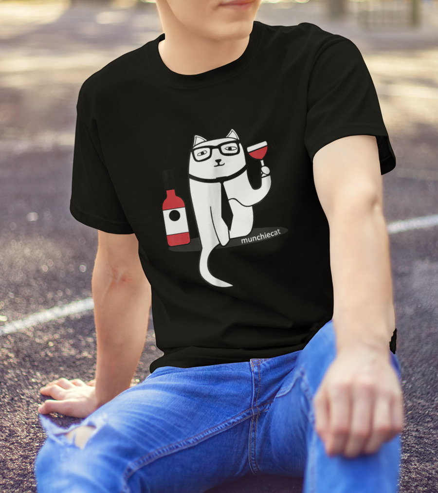 Munchiecat Cat With Wine Glass And Bottle For Cat And Wine Lovers T-Shirt