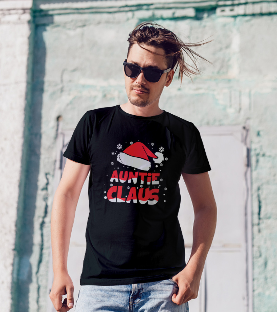 Auntie Claus Santa Hat Snowflakes Christmas T-Shirt