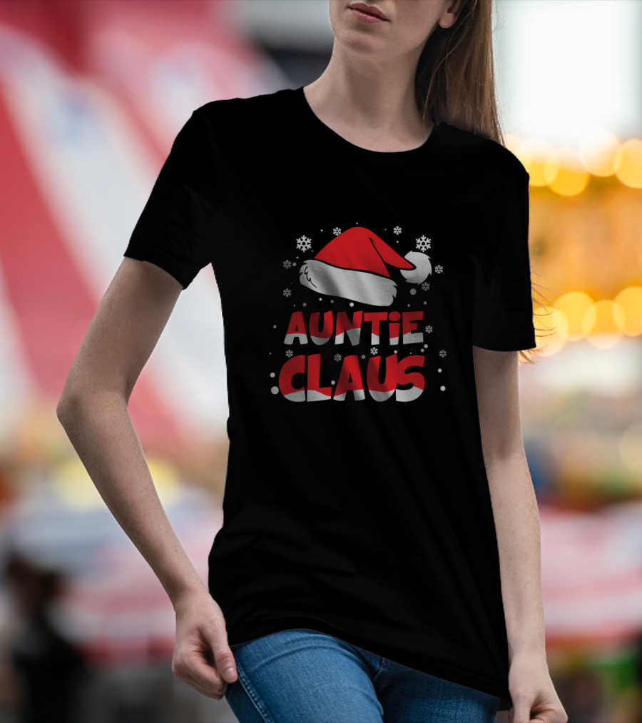 Auntie Claus Santa Hat Snowflakes Christmas T-Shirt