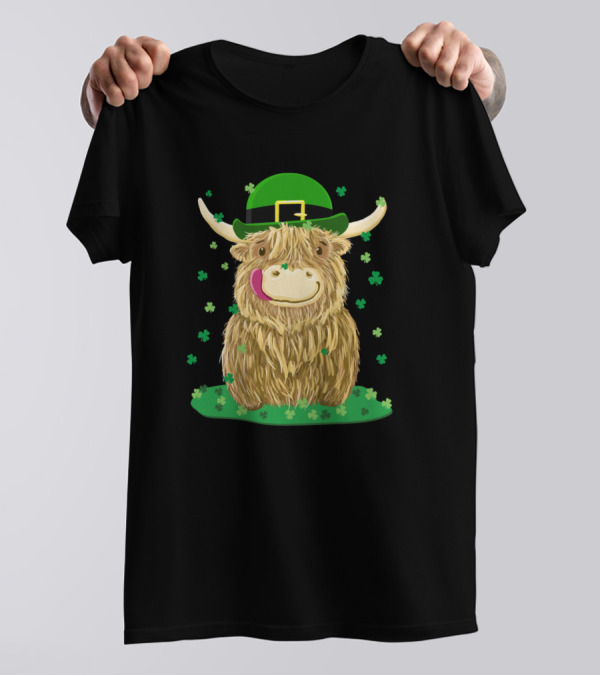 Scottish Highland Cow With Shamrocks And St Patrick's Day Hat T-Shirt