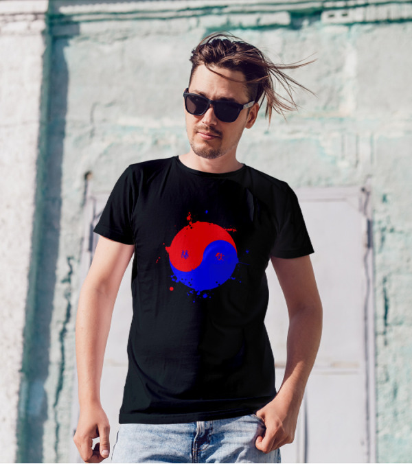 Taegeuk Korean Yin Yang Symbol In Red And Blue Splash T-Shirt