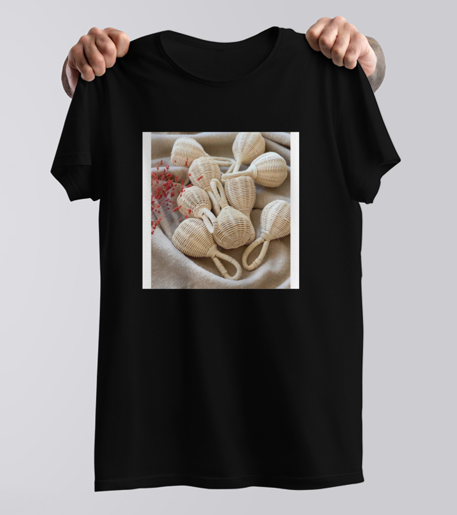 Hurama Hurama Woven Rattles Set On Soft Blanket T-Shirt