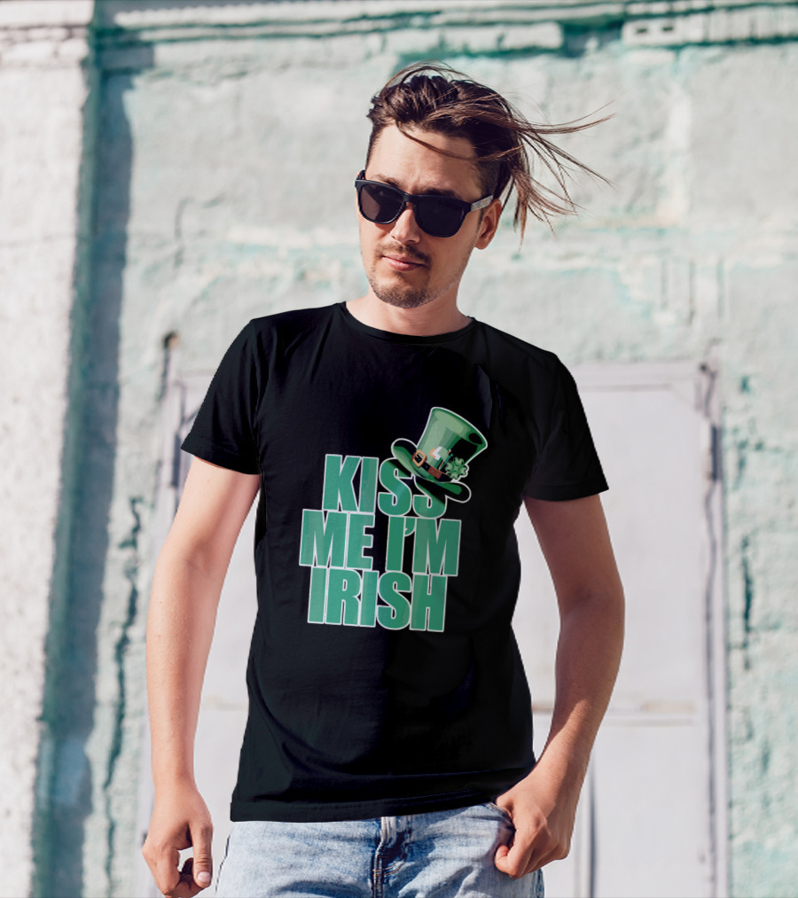 Kiss Me I'm Irish St Patricks Day Top Hat Clover T-Shirt
