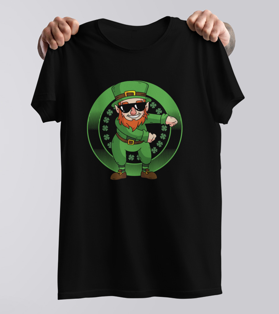 St Patricks Day Leprechaun Flossing Dance With Shamrock Circle T-Shirt