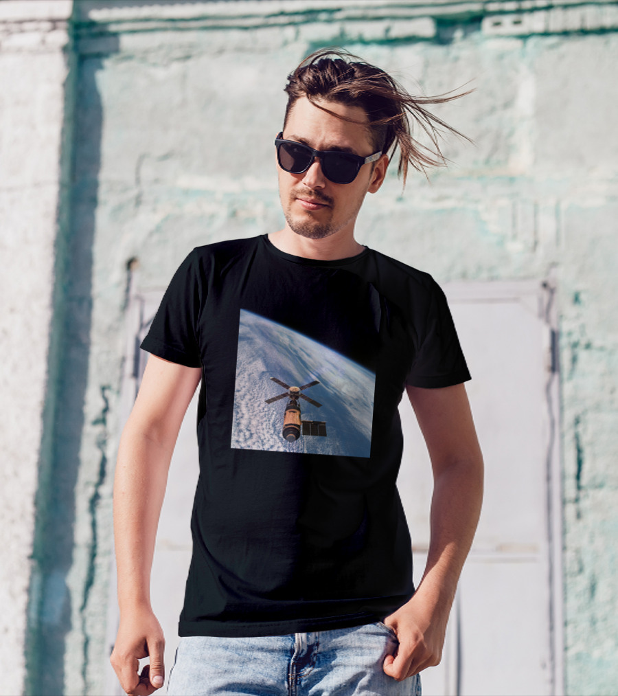 Skylab Space Station Orbiting Earth NASA T-Shirt