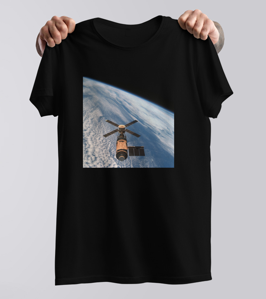 Skylab Space Station Orbiting Earth NASA T-Shirt