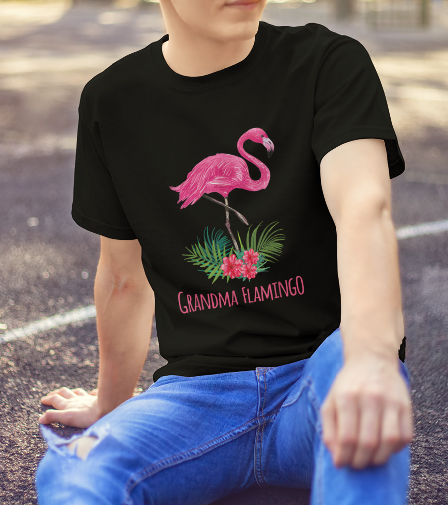 Grandma Flamingo Funny Mors Day From Grandchi Pink Flamingo Floral Tropical T-Shirt
