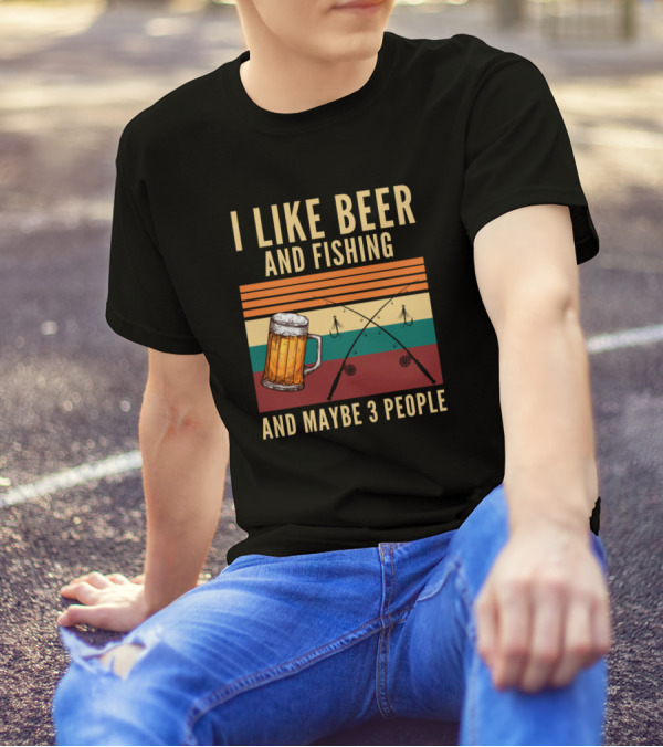 I Like Beer And Fishing With Maybe 3 People Retro Mug And Fishing Rods T-Shirt