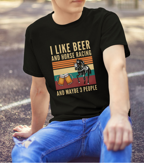 I Like Beer And Horse Racing Vintage Style With Horse Jockey And Beer Mugs T-Shirt