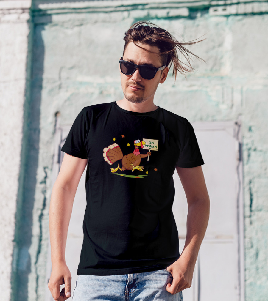 Funny Turkey Holding Go Vegan Sign Animal Rights T-Shirt
