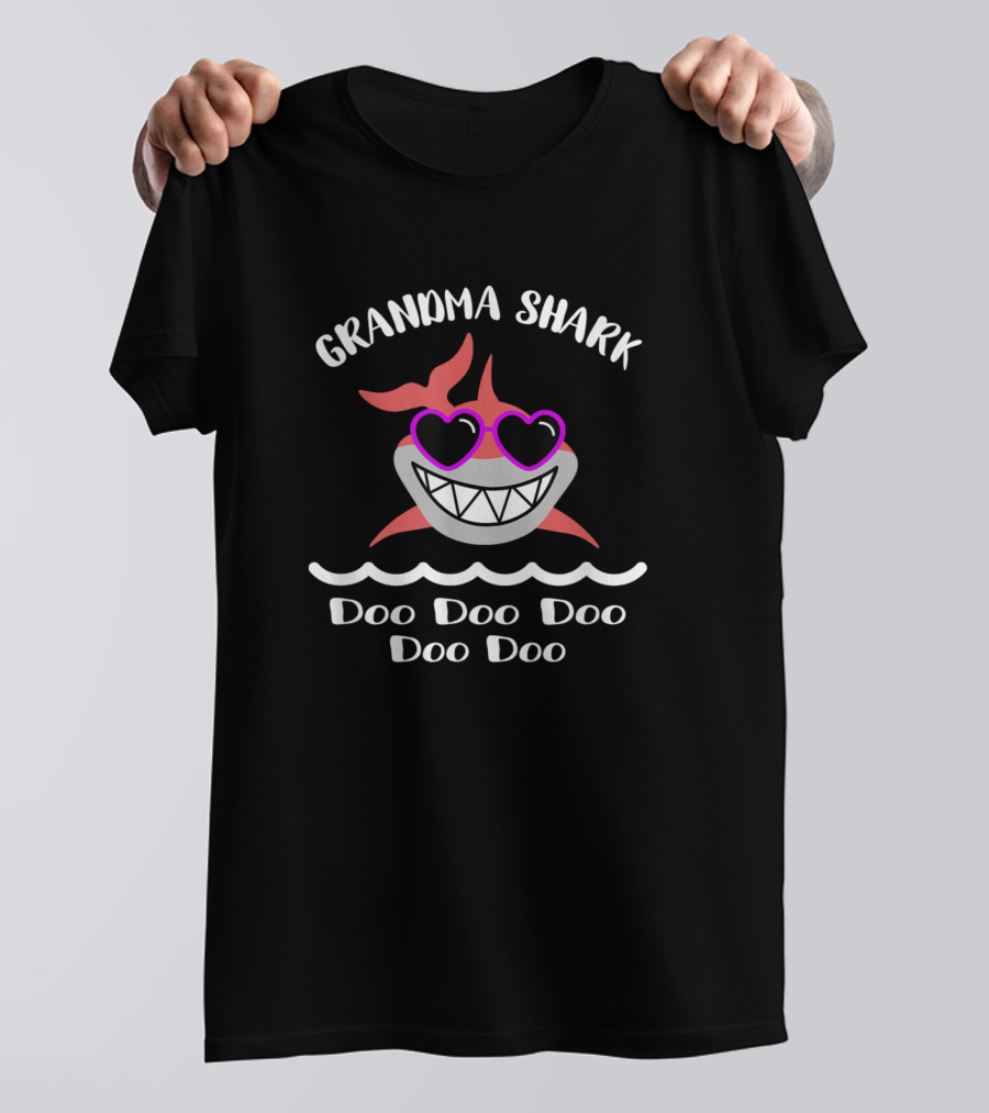Grandma Shark Doo Doo Doo Doo Doo Heart Sunglasses T-Shirt