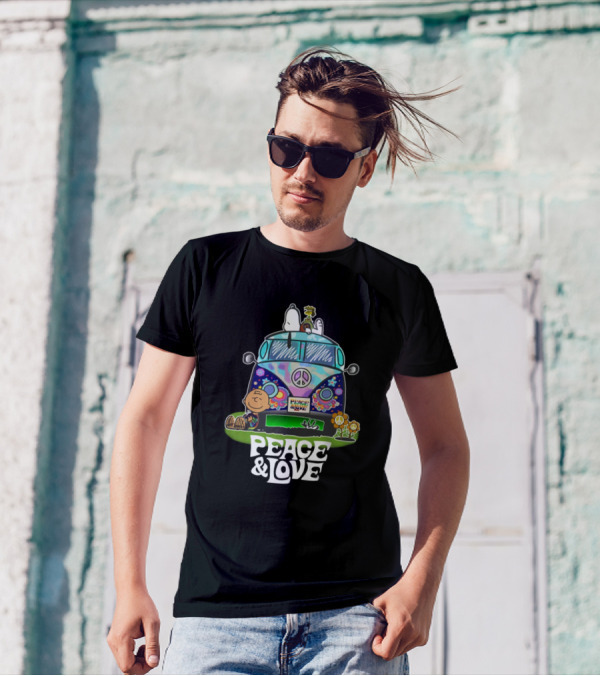 Peace And Love Snoopy Lover T-Shirt