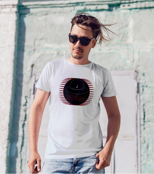 J Nos Dieron Y Desnudos Al Anochecer Nos Encontró La Luna T-Shirt