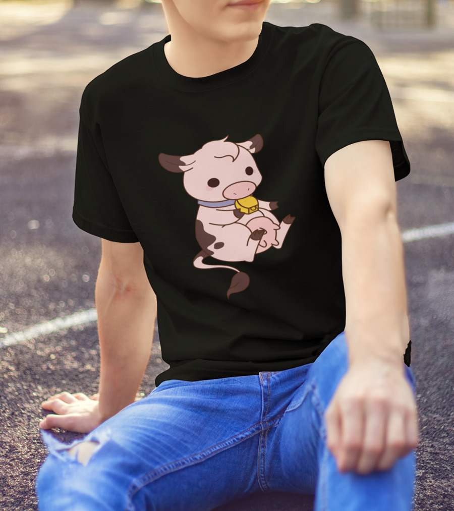 Cows Milk Strawberry Cow With Strawberry Flavor Cute Cartoon Cow T-Shirt