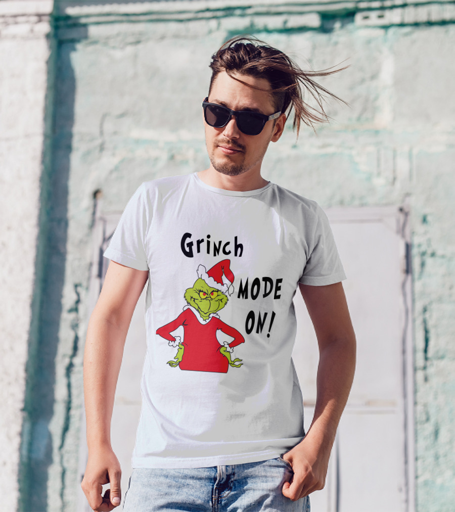 Grinch Mode On Santa Hat Red T-Shirt