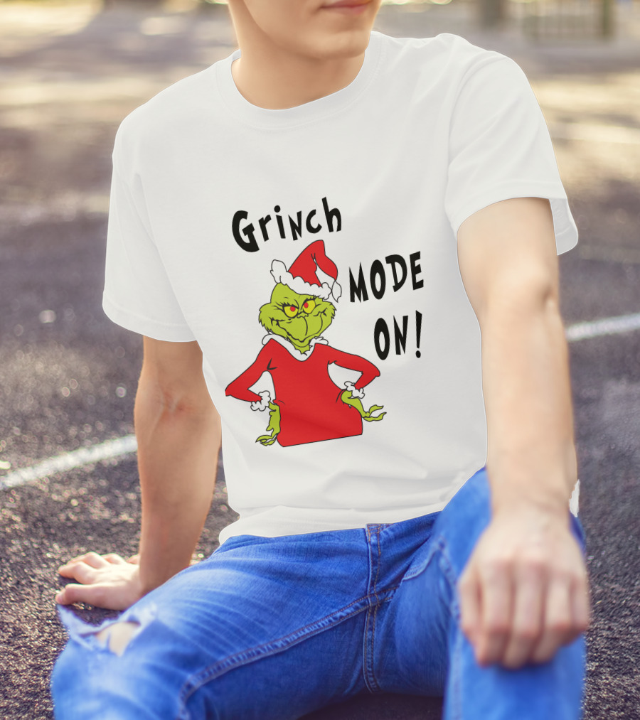 Grinch Mode On Santa Hat Red T-Shirt