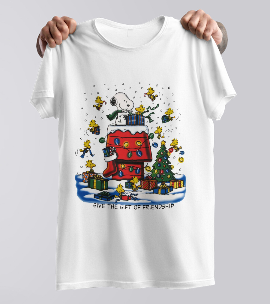 Snoopy Christmas House With Woodstock And Gifts Give The Gift Of Friendship T-Shirt