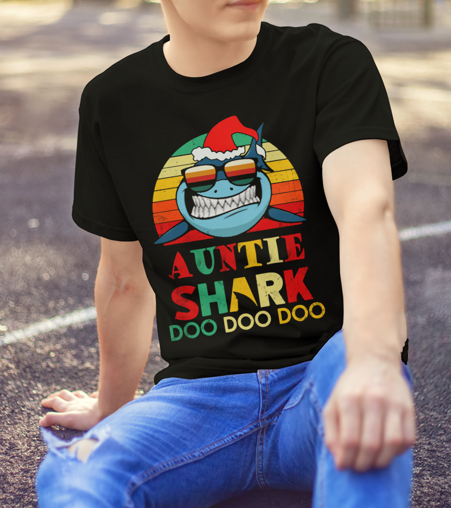 Auntie Shark Christmas Doo Doo Doo Santa Hat T-Shirt
