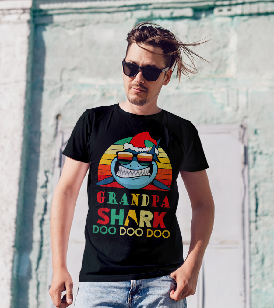 Grandpa Shark Doo Doo Doo Christmas Santa Hat Sunglasses Retro Vintage T-Shirt
