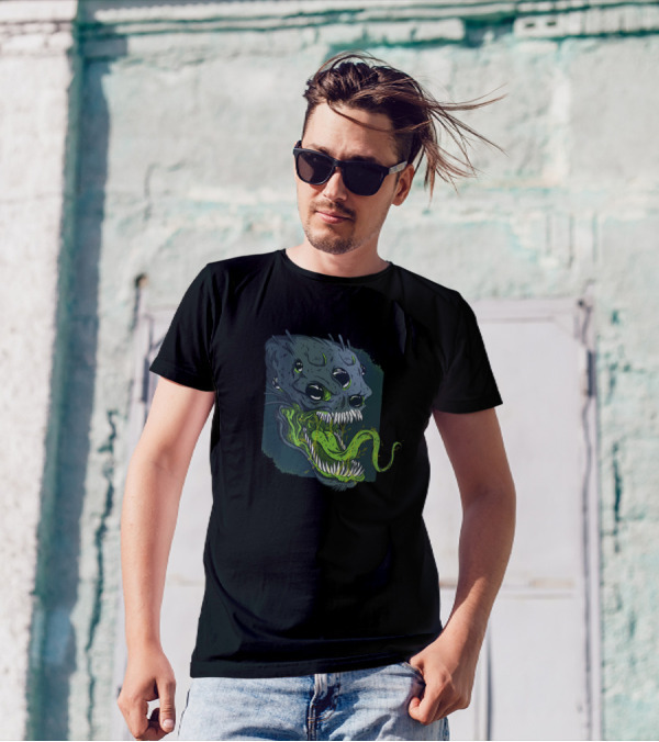 Terrifying Multi-Eyed Alien With Gaping Jaws And Green Tongue T-Shirt