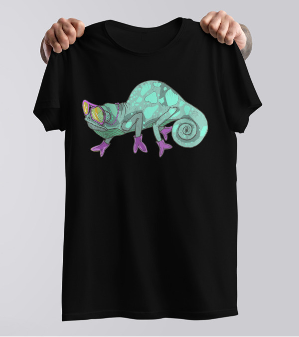Chameleon Aunt Cool Retro Sunglasses And Boots T-Shirt