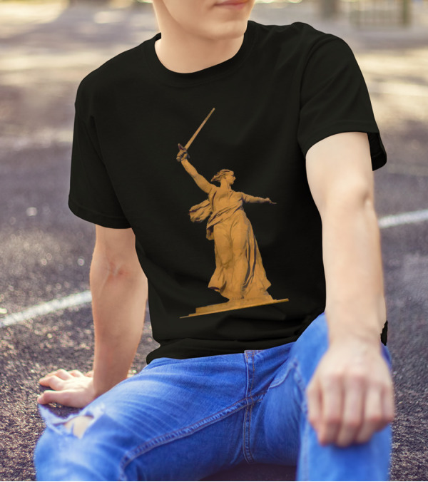 The Motherland Calls Monument Battle Of Stalingrad Sword In Hand T-Shirt
