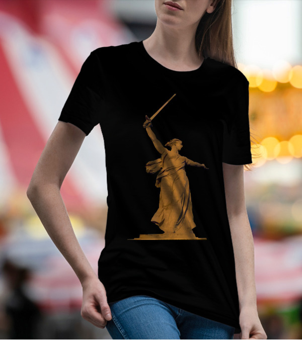 The Motherland Calls Monument Battle Of Stalingrad Sword In Hand T-Shirt